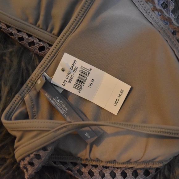 NWT: Aerie Grey Triangle Bikini Top - Picture 4 of 4